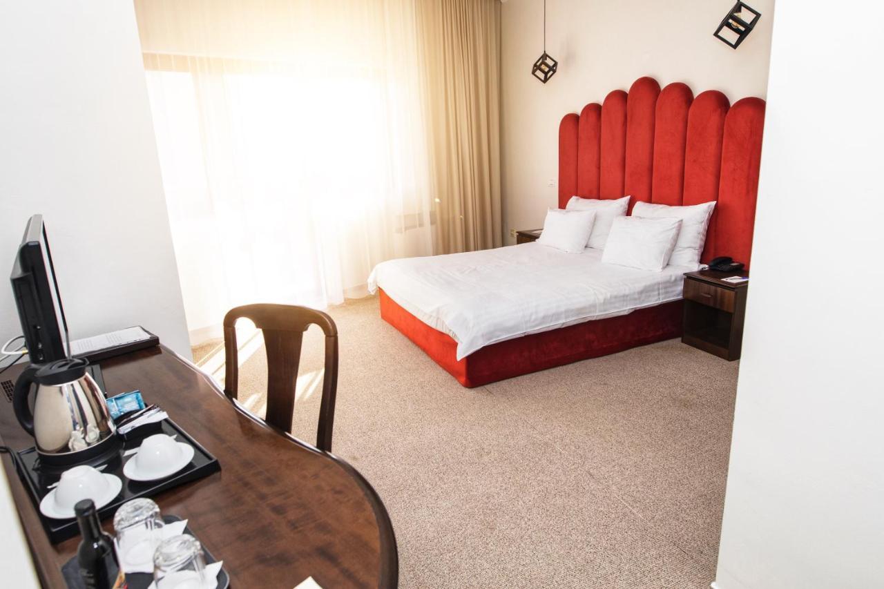 International Bucharest City Centre Hotel Bagian luar foto