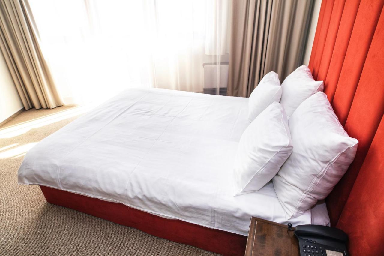 International Bucharest City Centre Hotel Bagian luar foto