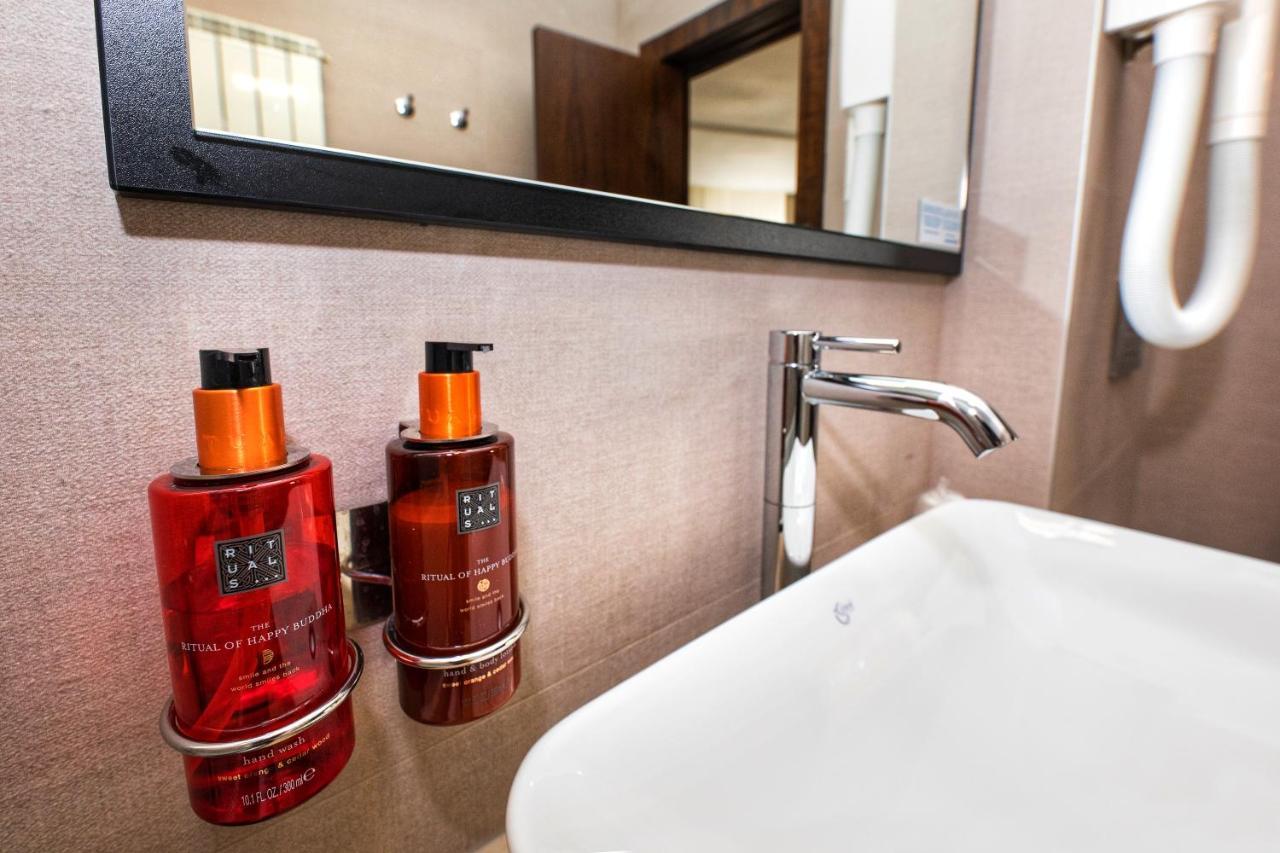 International Bucharest City Centre Hotel Bagian luar foto